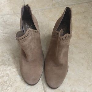 Vince Camuto Shoes - Vince Camuto Fileana Split Shaft Bootie Vince Camuto Shoes - Vince Camuto Fileana Split Shaft Bootie